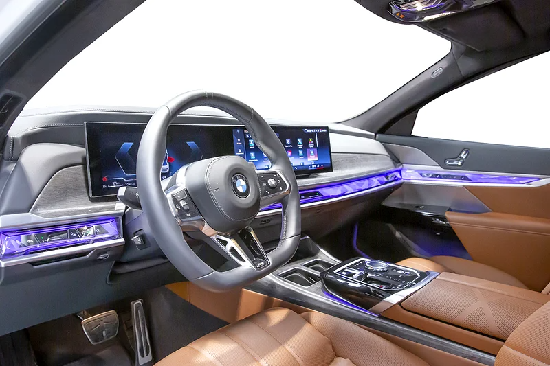 2025 BMW 740i M Sport