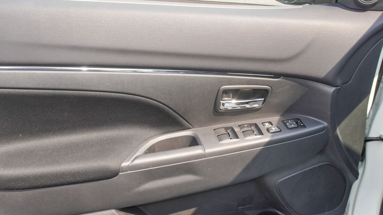 Mitsubishi ASX MidLine 2025 white