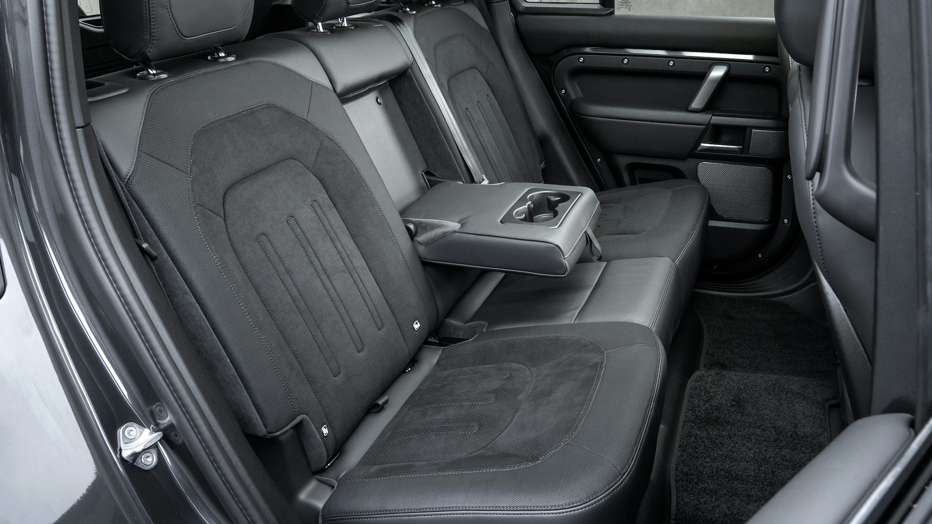 Range Rover Defender 110 S 2025