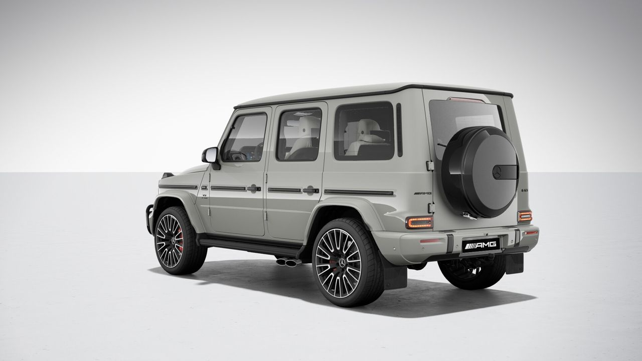 AMG G 63 interior 2025 silver