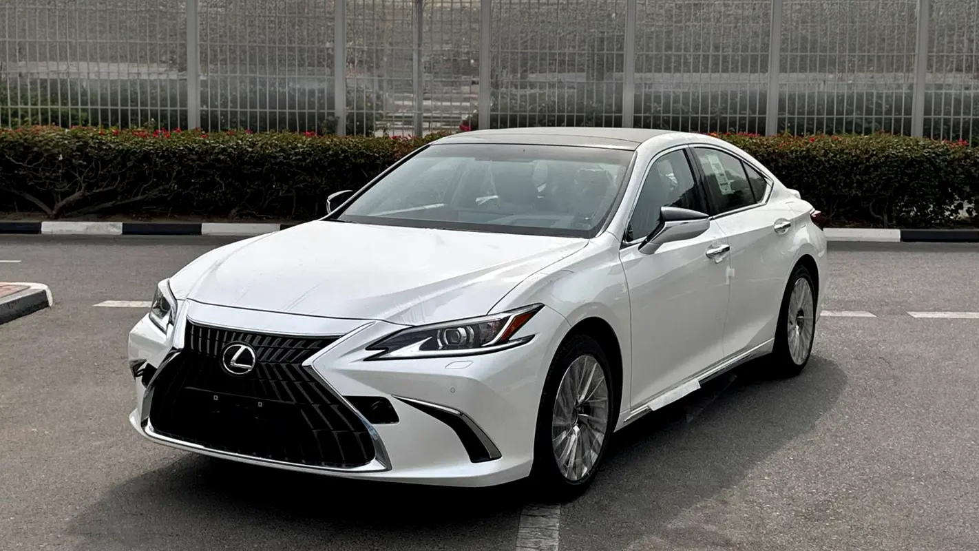Lexus ES 350 2025 White