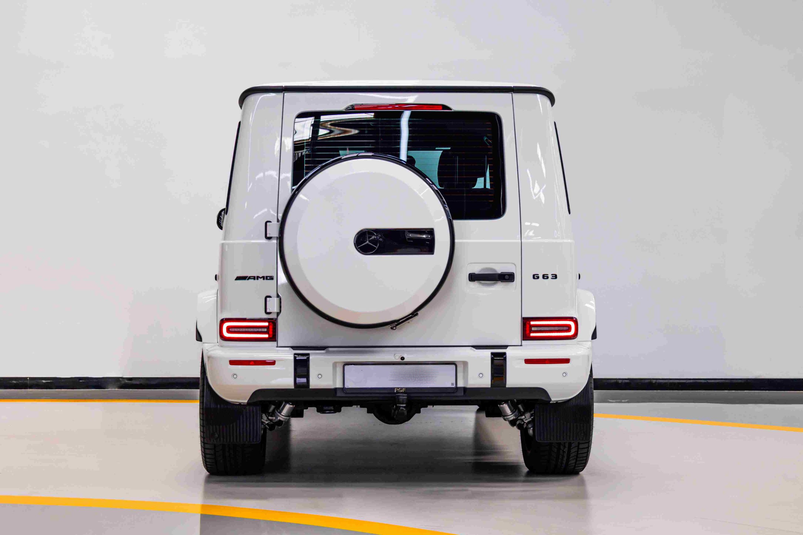 AMG G 63 interior 2025 white