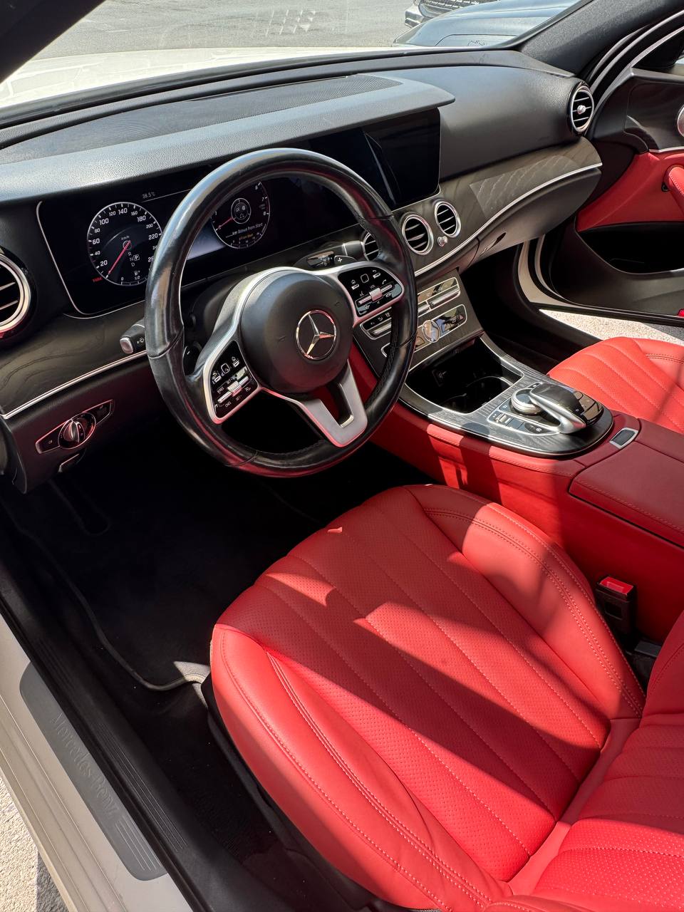 Mercedes-Benz E300 2019 White