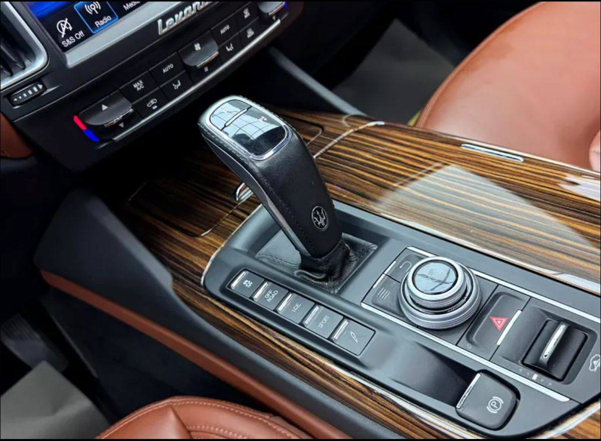 Maserati Levante SQ4 2019 Black